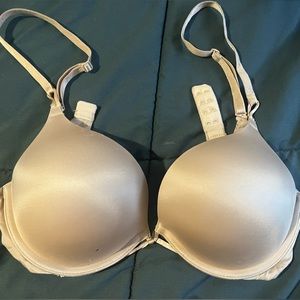 Worn Hooters Girl Bra